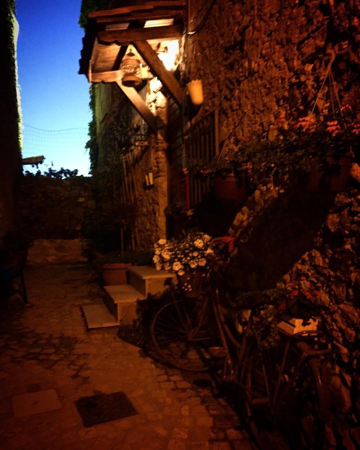 مبيت وإفطار Rocca Massima Il Borgo Antico المظهر الخارجي الصورة